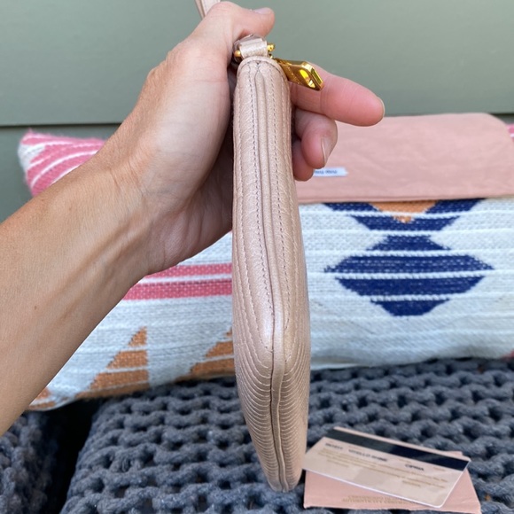 NEW MIU MIU CLUTCH WRISTLET WITH AUTHENTICITY CARD VITELLO SHINE CIPRIA PRADA - Picture 13 of 13